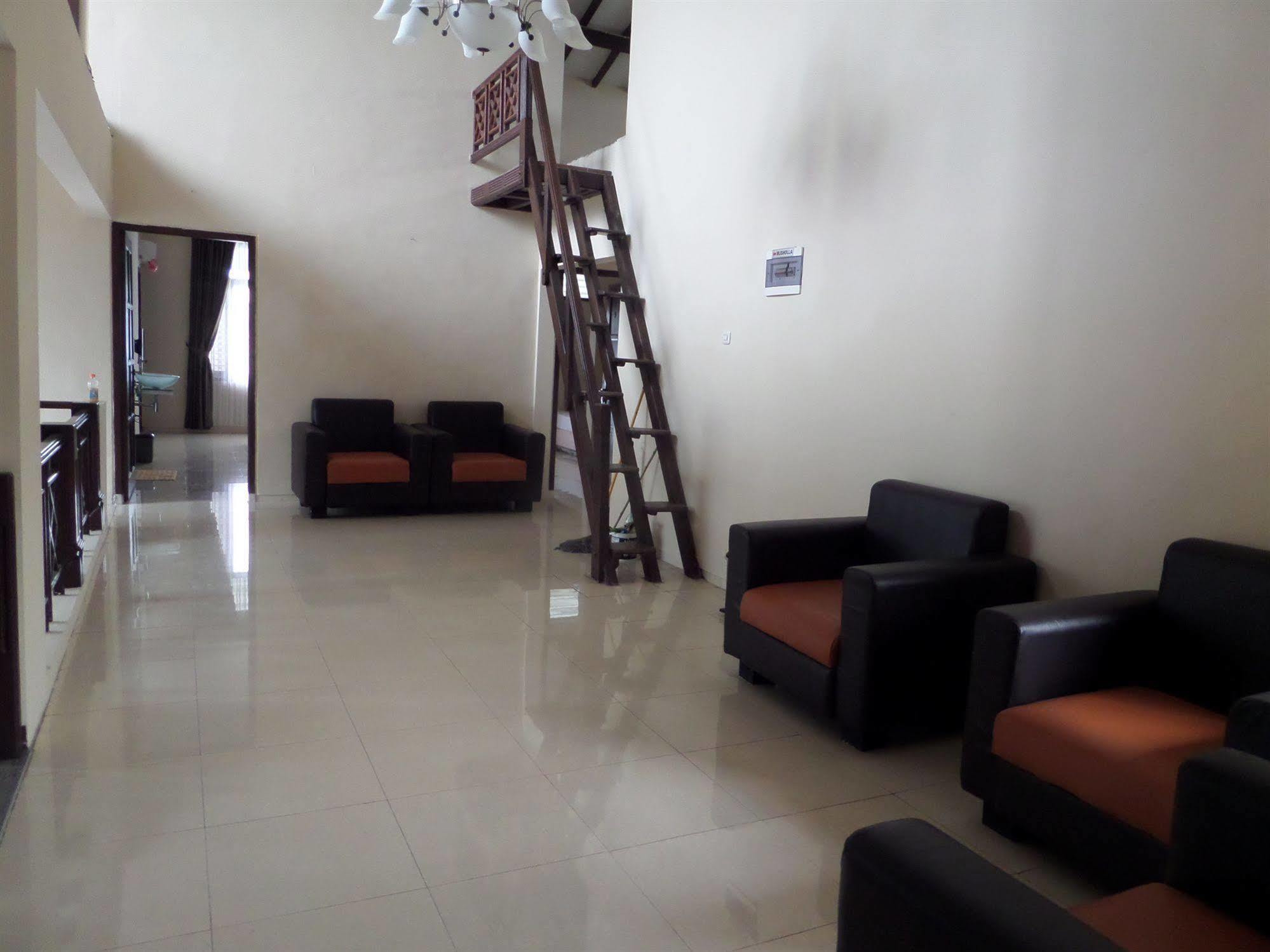 Oyo 201 Emdi House Timoho Hotel Yogyakarta Kültér fotó