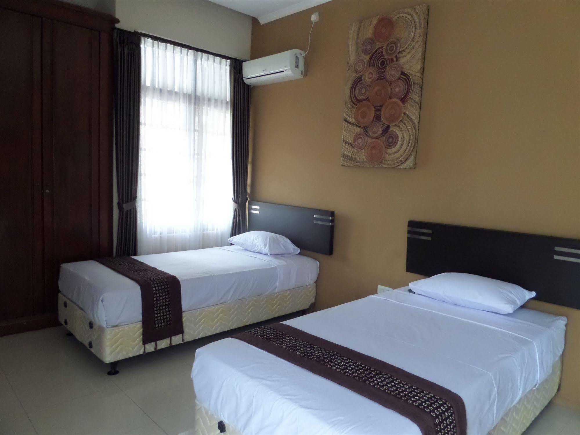 Oyo 201 Emdi House Timoho Hotel Yogyakarta Kültér fotó